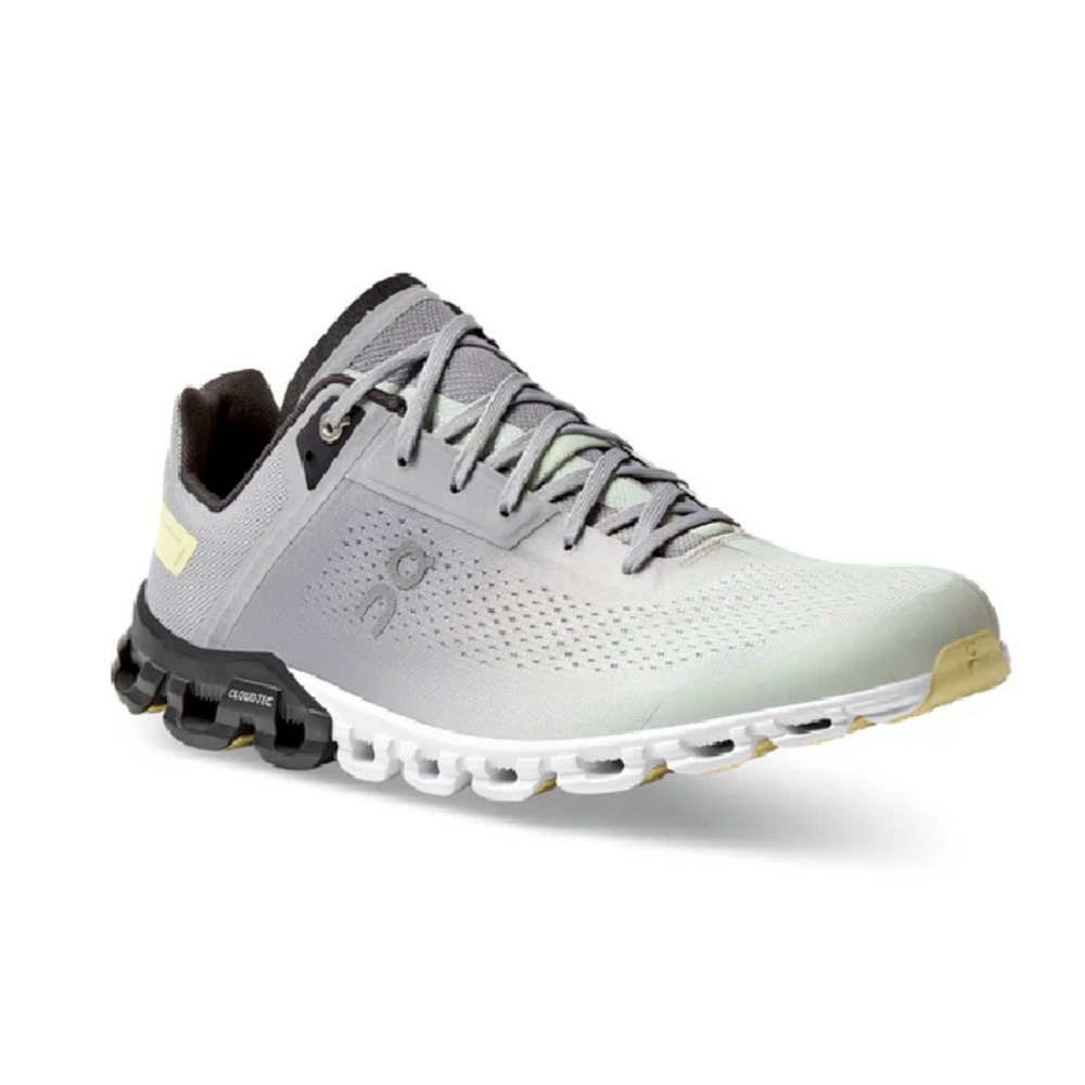 On Cloudflow Performance Race Shoes - image 2